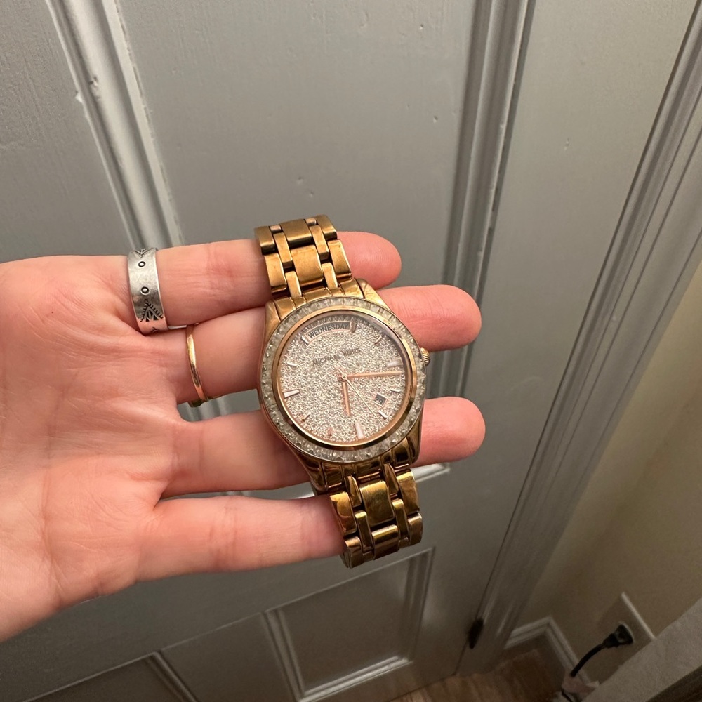 Michael Kors Rose Gold Watch - Picture 3 of 3